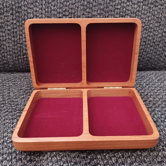 Chattahoochee River Studios Hand Carved Wooden Playing Card Box Hot Air Balloon - Picture 3 of 9